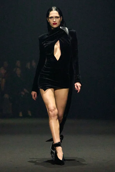 Look 14